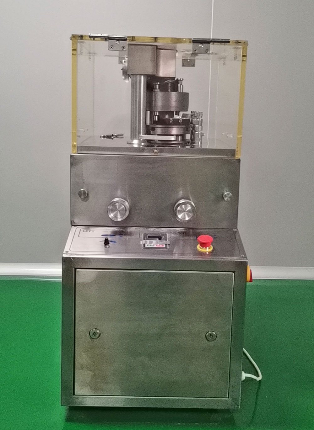 江西人初健康用品有限公司壓片機 江西人初健康用品有限公司壓片機